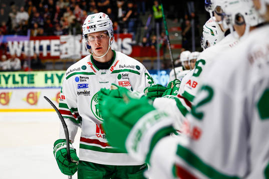 Rögles Adam Edström jublar