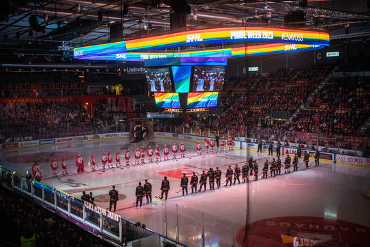 Line-up på blålinjen i Coop Norrbotten Arena med SHL