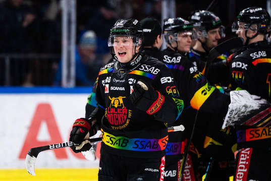 Luleås Erik Gustafsson jublar
