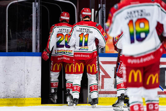 Frölundas Joel Lundqvist lämnar isen