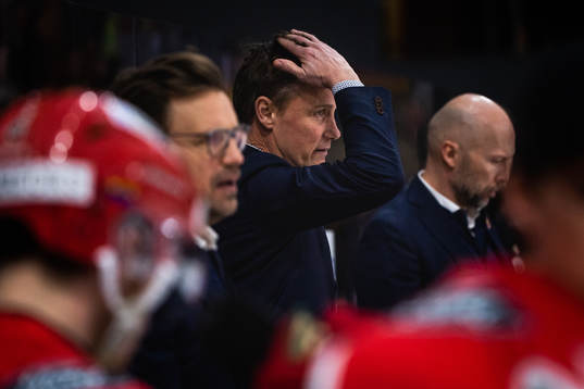 Frölundas tränare Roger Rönnberg deppar