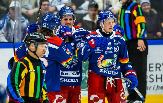 Oskarshamns Antti Suomela jublar med Patrik Karlkvist