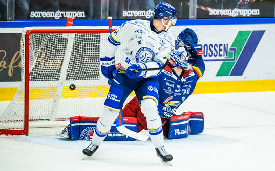 Leksands Kalle Östman <ej i bild) gör 1-1 bakom