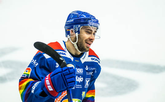 Oskarshamns Ahti Oksanen jublar