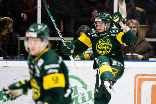 Björklövens Maxime Fortier jublar