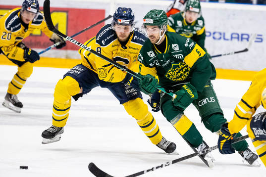 Södertäljes Emil Alba och Björklövens Veeti Vainio