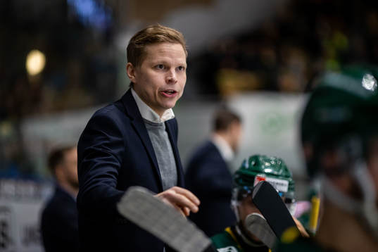 Björklövens assisterande tränare Robert Lahti