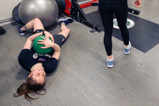 Frölundas målvakt Stephanie Neatby tränar i gymmet