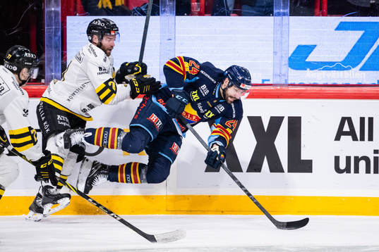 AIKs Christian Sandberg och Djurgårdens Ludvig Rensfeldt