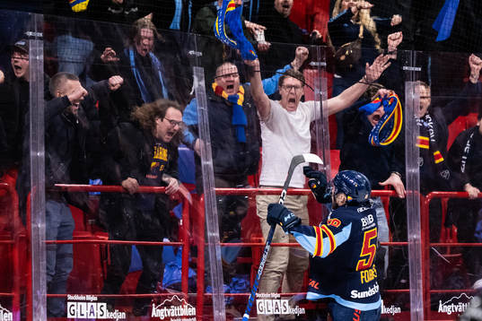 Djurgårdens Fredrik Forsberg jublar