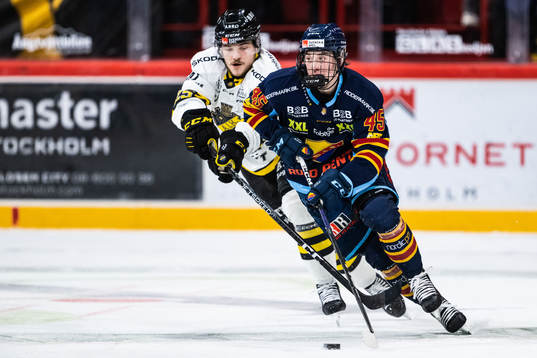 AIKs Renars Krastenbergs och Djurgårdens Noah Östlund