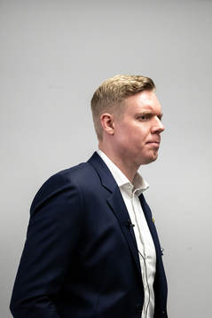 AIKs tränare Anton Blomqvist på presskonferensen