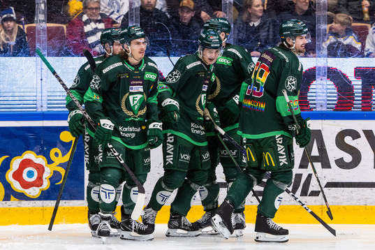 Färjestads Lucas Forsell jublar