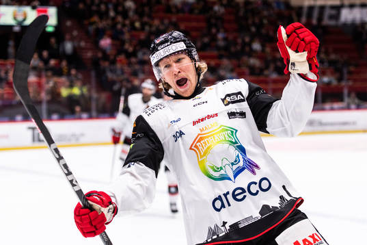 Malmö Redhawks Marcus Sylvegård jublar
