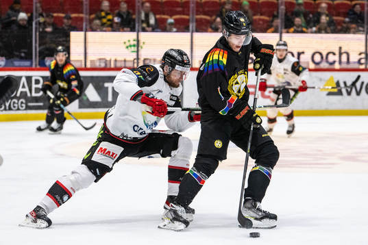 Brynäs Samuel Johannesson och Malmö Redhawks Carl Persson