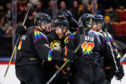 Brynäs Oula Palve jublar