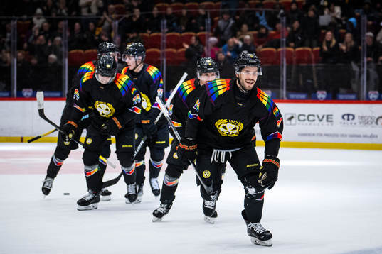 Brynäs Oula Palve jublar