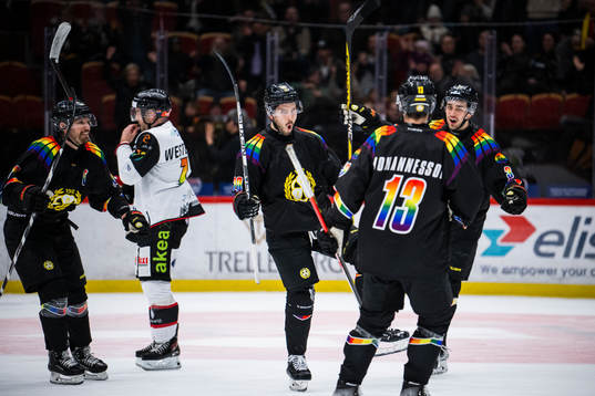 Brynäs Oula Palve jublar