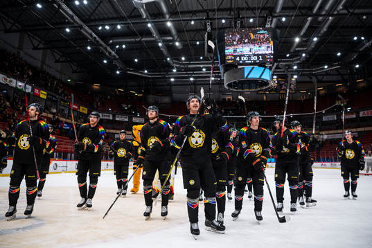 Brynäs spelare jublar