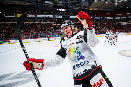 Malmö Redhawks Marcus Sylvegård jublar