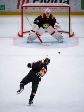 Brynäs Johannes Kinnvall och målvakt Jussi Olkinuora