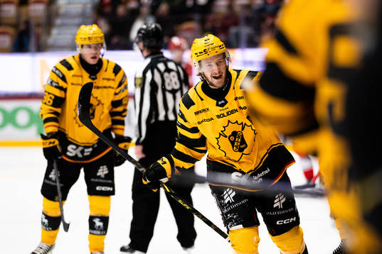 Skellefteås Jonathan Pudas jublar
