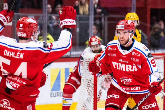Timrås Magnus Pääjärvi jublar