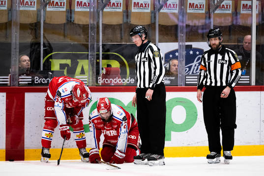 Timrås Per Svensson har ont