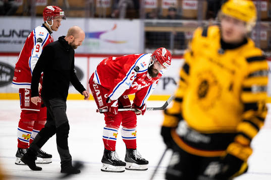 Timrås Per Svensson har ont