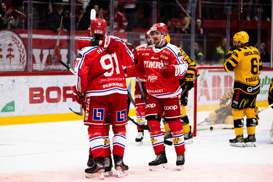 Timrås Magnus Pääjärvi jublar