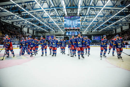 Oskarshamns spelare jublar
