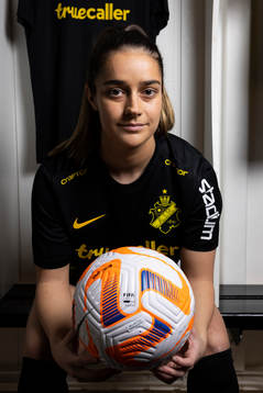 Daniella Famili