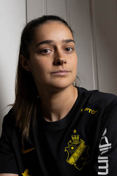 Daniella Famili