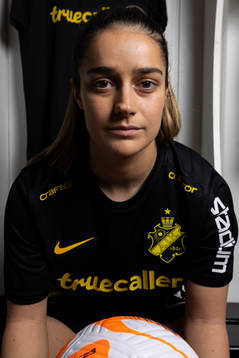 Daniella Famili
