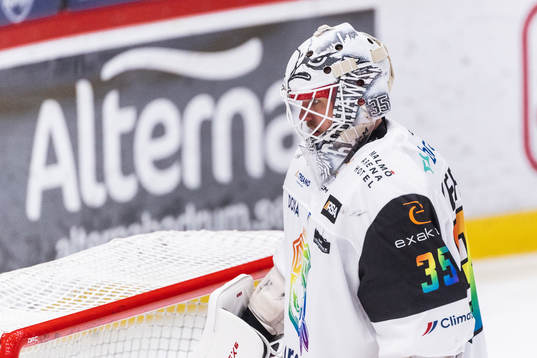 Malmö Redhawks Målvakt Adam Werner deppar