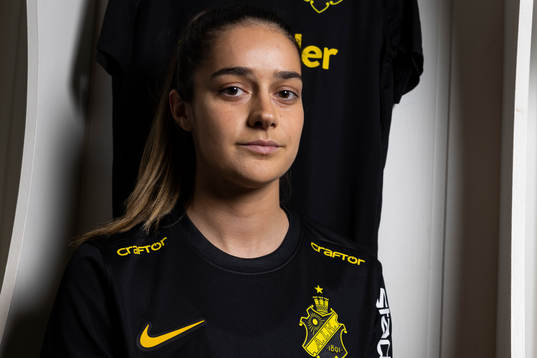Daniella Famili