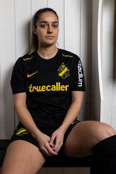 Daniella Famili