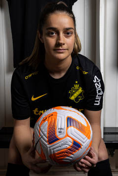 Daniella Famili