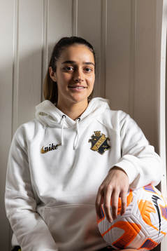 Daniella Famili