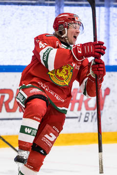 Moras Anton Heikkinen jublar