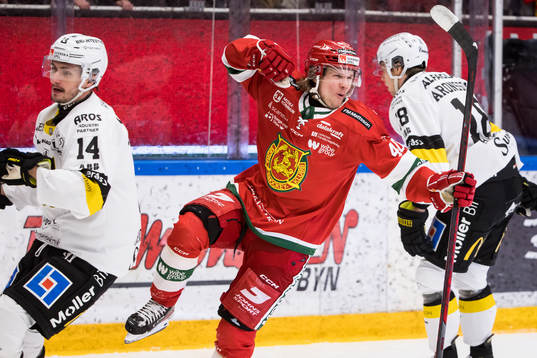 Moras Anton Heikkinen jublar