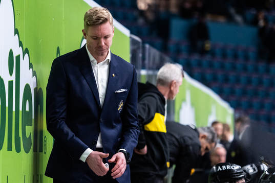 AIKs tränare Anton Blomqvist deppar