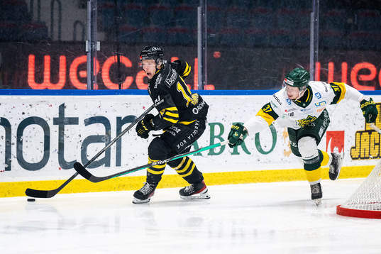 AIKs Oscar Öhman och Björklövens Jacob Andersson