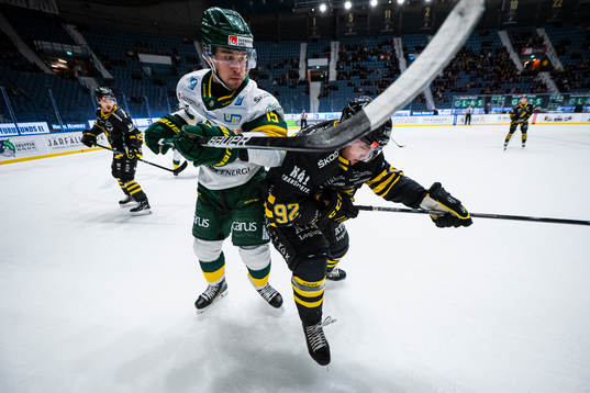 Björklövens Mattias Nörstebö och AIKs Zion Nybeck
