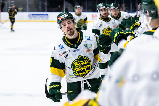 Björklövens Gerry Fitzgerald jublar