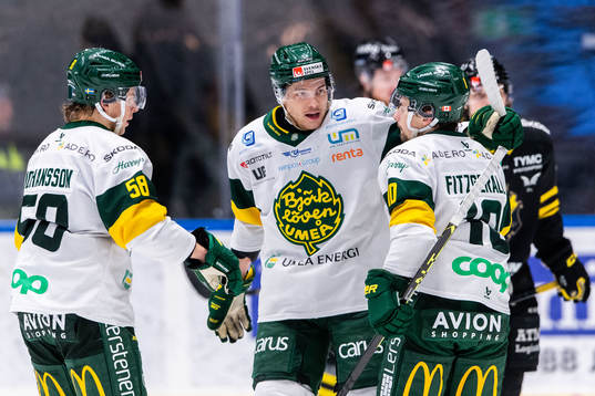 Björklövens Gerry Fitzgerald jublar med Scott Pooley och