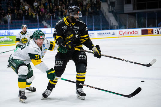 Björklövens Jacob Andersson och AIKs Daniel Muzito-Bagenda