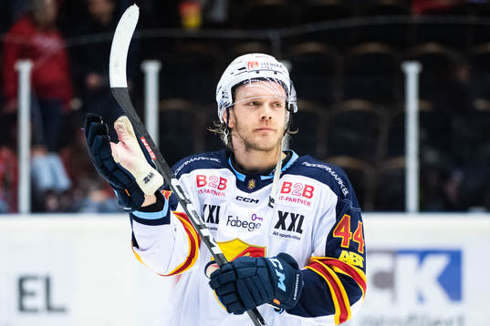 Djurgårdens Olle Liss jublar