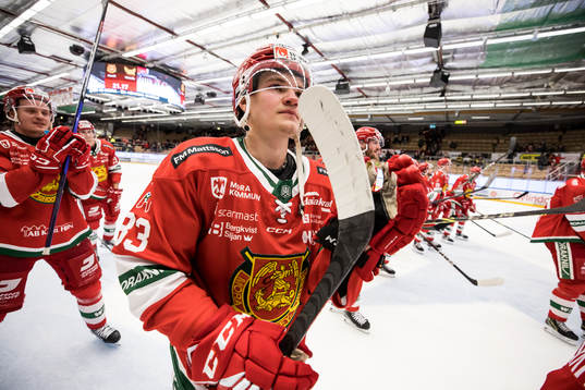 Moras Olle Strandell jublar
