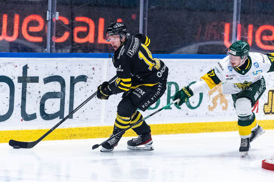 AIKs Oscar Öhman och Björklövens Jacob Andersson